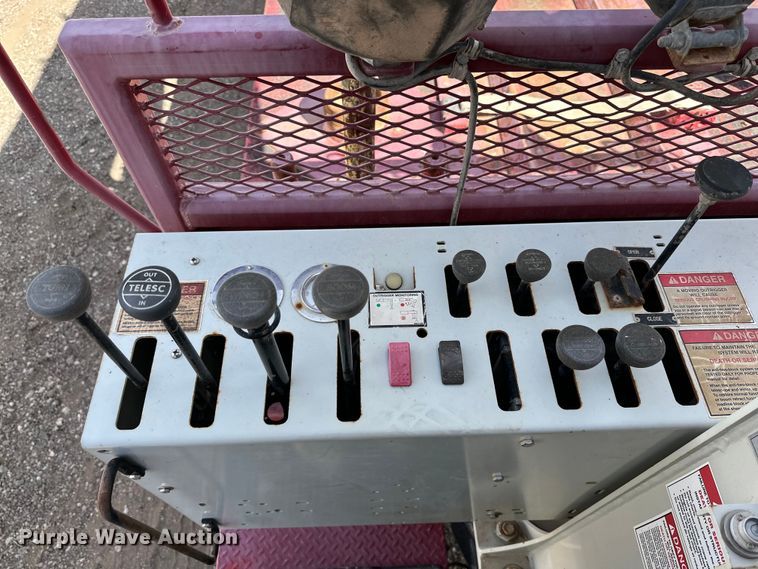 image for item DG4277 2014 Peterbilt 365 crane truck