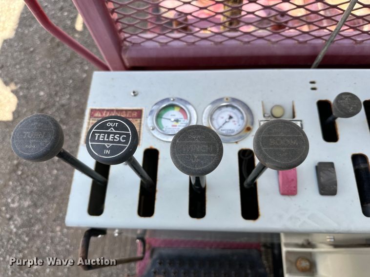 image for item DG4277 2014 Peterbilt 365 crane truck