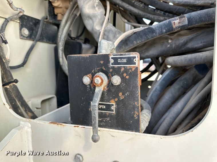 image for item DG4277 2014 Peterbilt 365 crane truck