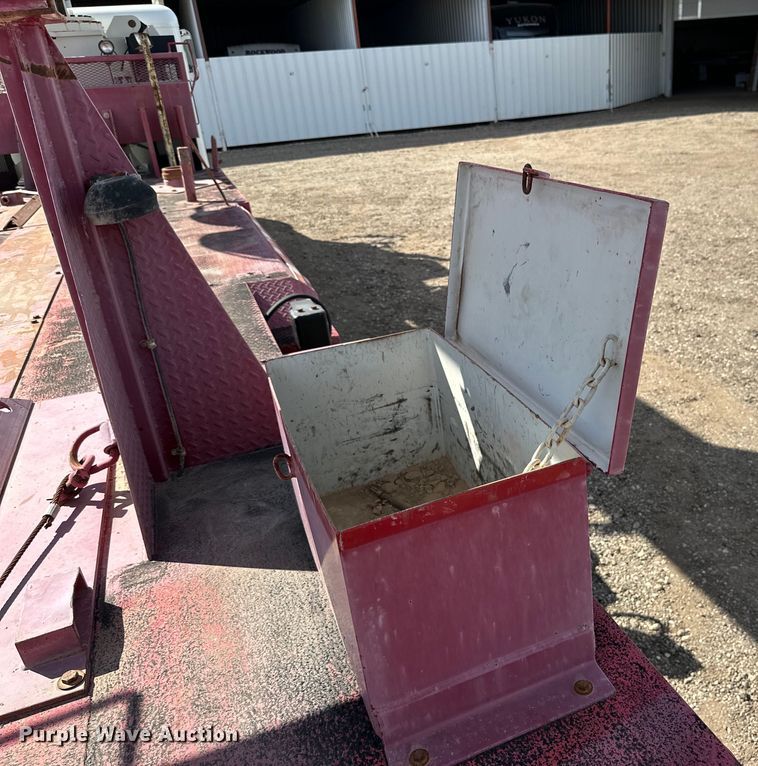 image for item DG4277 2014 Peterbilt 365 crane truck