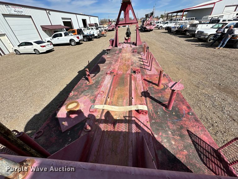 image for item DG4277 2014 Peterbilt 365 crane truck