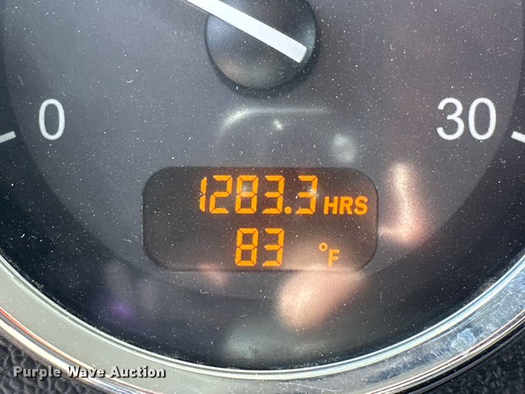 image for item DG4277 2014 Peterbilt 365 crane truck