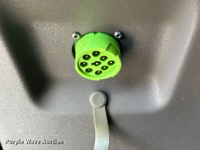 image for item DG4277 2014 Peterbilt 365 crane truck