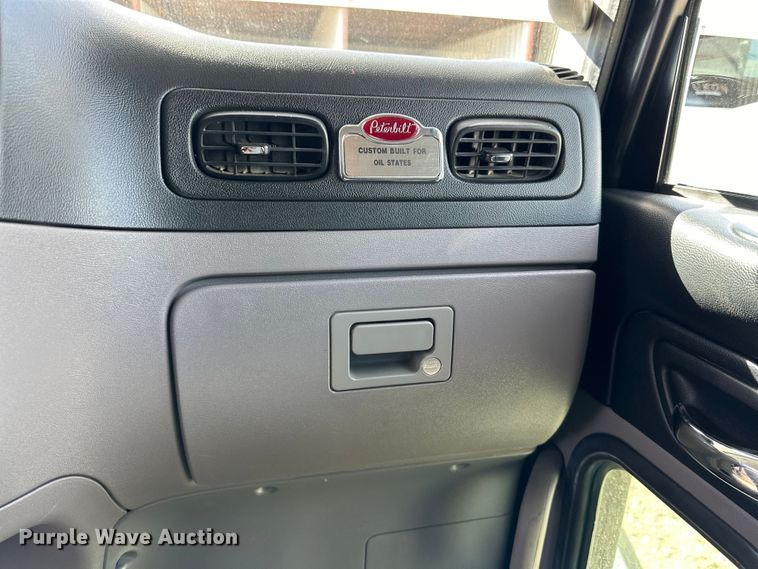 image for item DG4277 2014 Peterbilt 365 crane truck