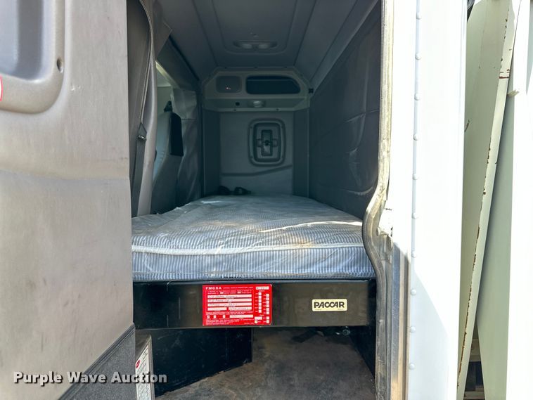 image for item DG4277 2014 Peterbilt 365 crane truck