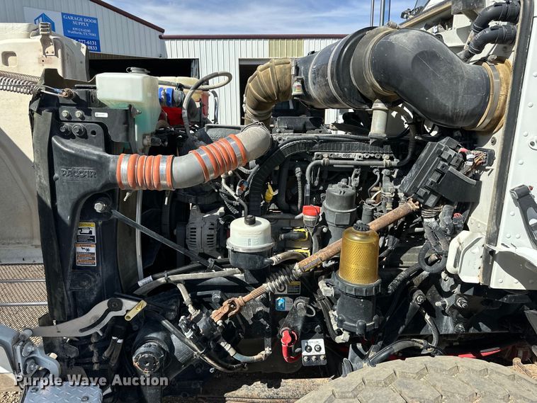 image for item DG4277 2014 Peterbilt 365 crane truck