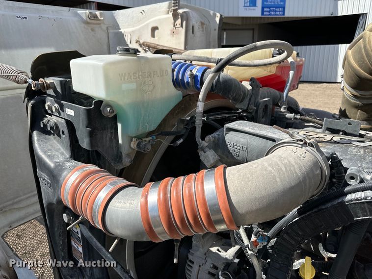 image for item DG4277 2014 Peterbilt 365 crane truck