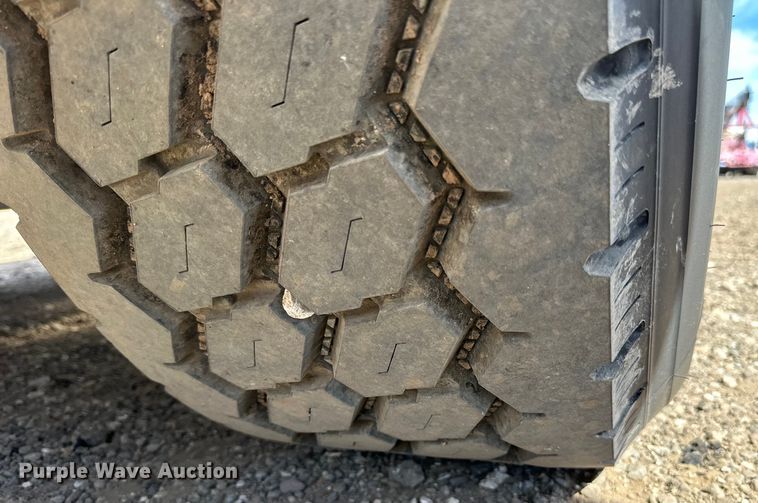 image for item DG4277 2014 Peterbilt 365 crane truck