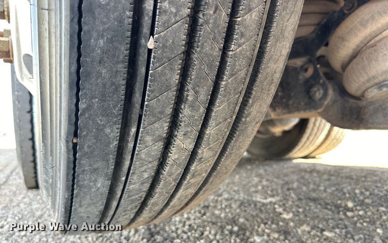 image for item DG4277 2014 Peterbilt 365 crane truck