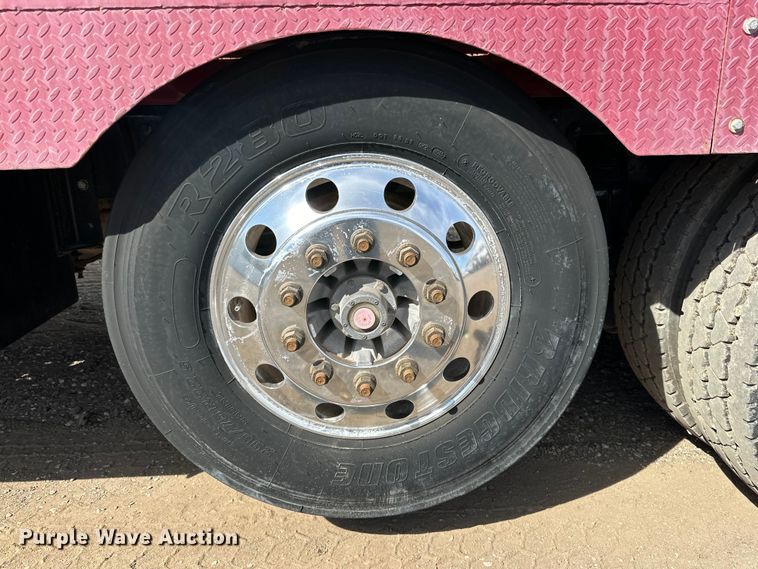 image for item DG4277 2014 Peterbilt 365 crane truck