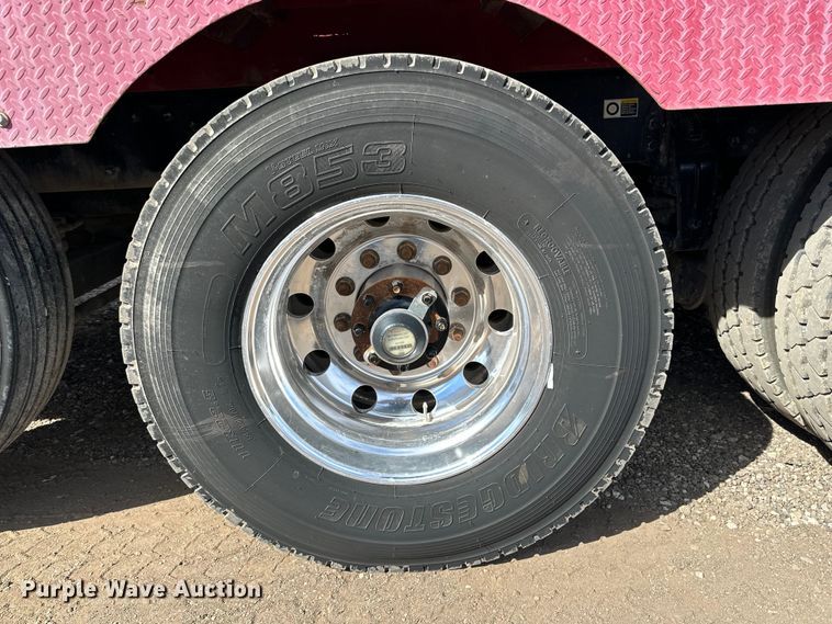 image for item DG4277 2014 Peterbilt 365 crane truck