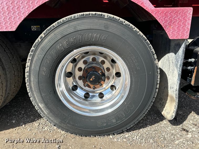 image for item DG4277 2014 Peterbilt 365 crane truck