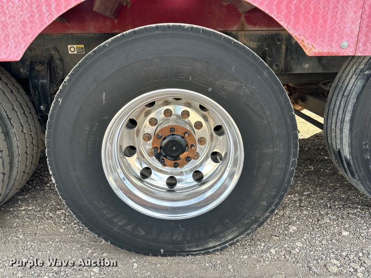 image for item DG4277 2014 Peterbilt 365 crane truck