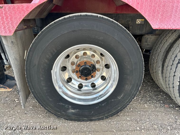 image for item DG4277 2014 Peterbilt 365 crane truck