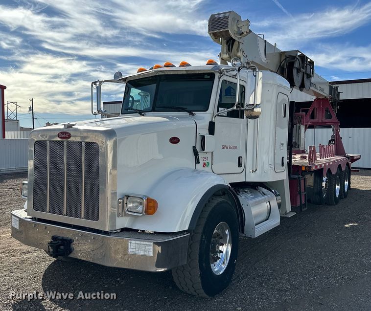 image for item DG4278 2015 Peterbilt  365 crane truck