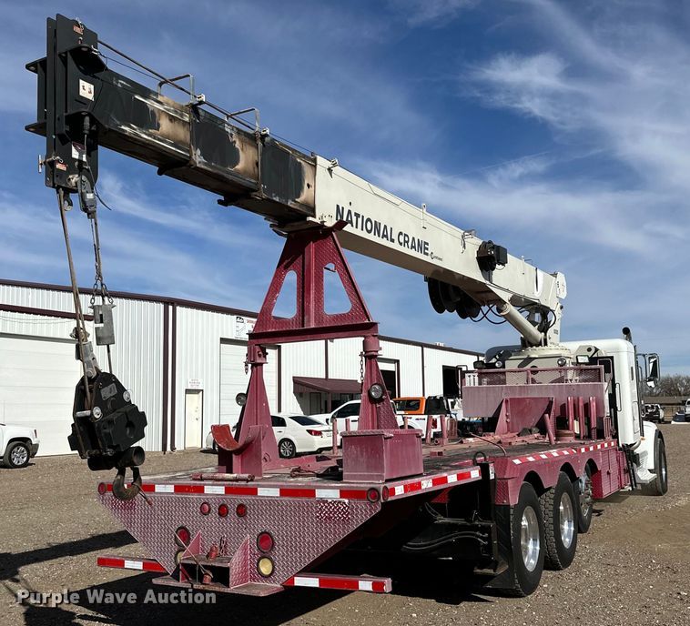 image for item DG4278 2015 Peterbilt  365 crane truck