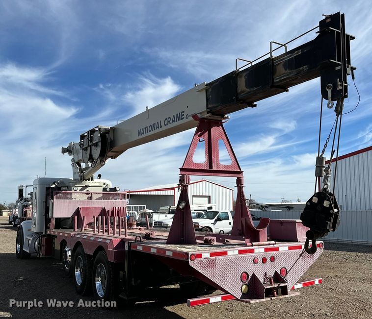 image for item DG4278 2015 Peterbilt  365 crane truck