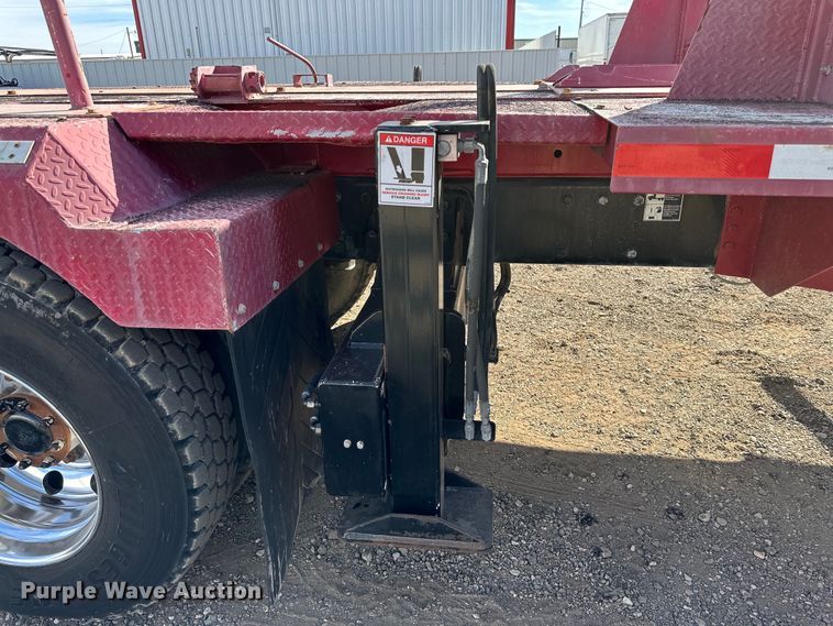 image for item DG4278 2015 Peterbilt  365 crane truck