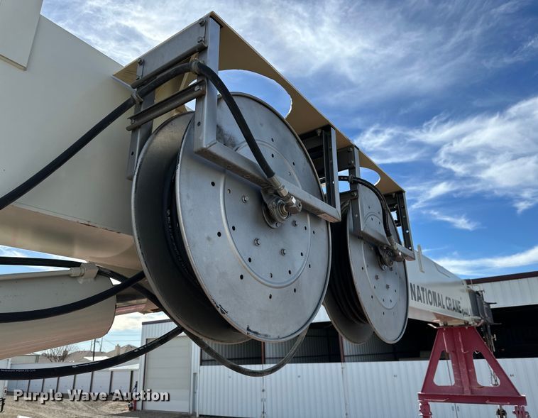 image for item DG4278 2015 Peterbilt  365 crane truck