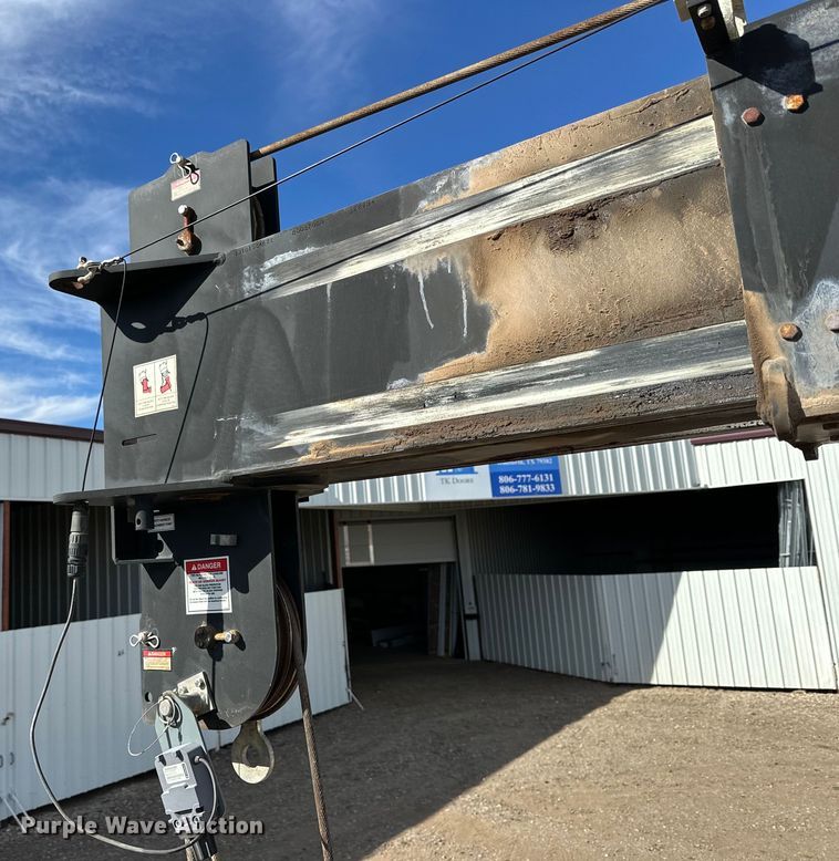 image for item DG4278 2015 Peterbilt  365 crane truck