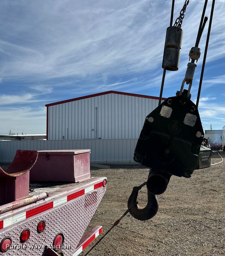 image for item DG4278 2015 Peterbilt  365 crane truck