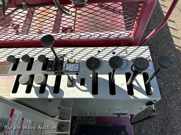 image for item DG4278 2015 Peterbilt  365 crane truck