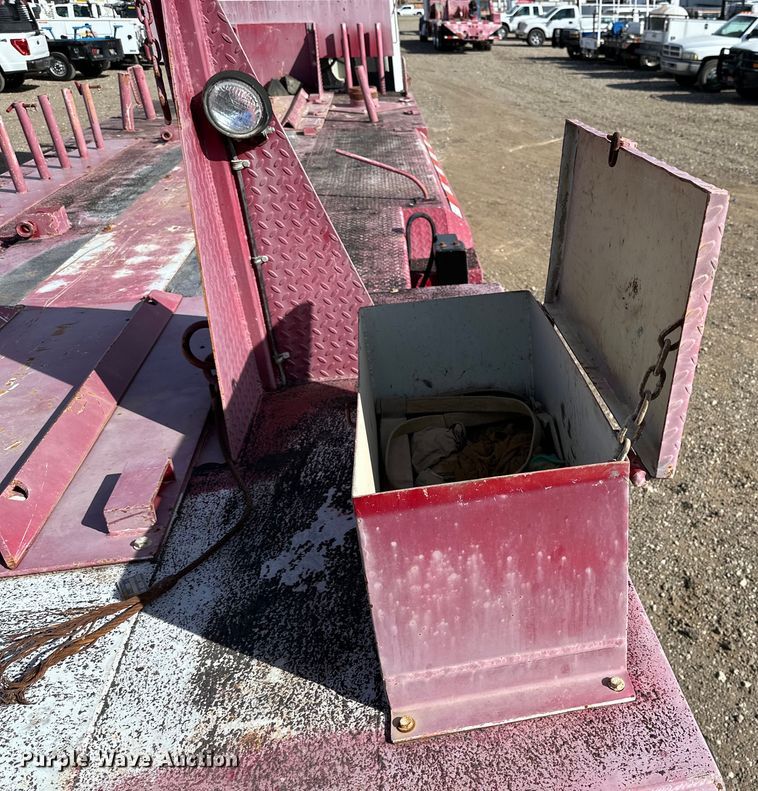 image for item DG4278 2015 Peterbilt  365 crane truck