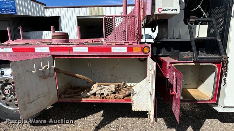 image for item DG4278 2015 Peterbilt  365 crane truck