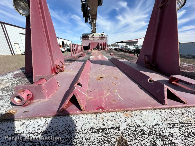 image for item DG4278 2015 Peterbilt  365 crane truck