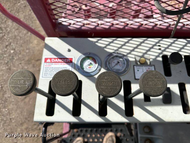 image for item DG4278 2015 Peterbilt  365 crane truck