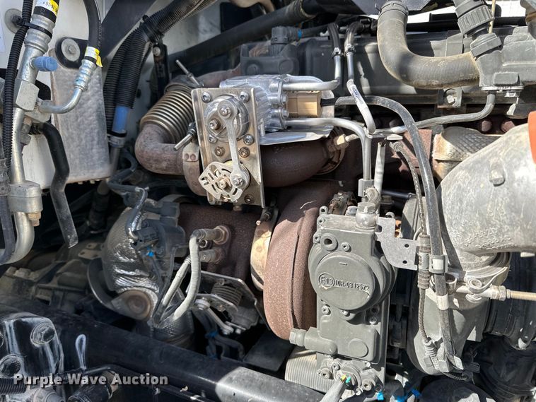 image for item DG4278 2015 Peterbilt  365 crane truck