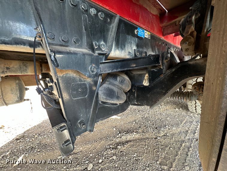 image for item DG4278 2015 Peterbilt  365 crane truck