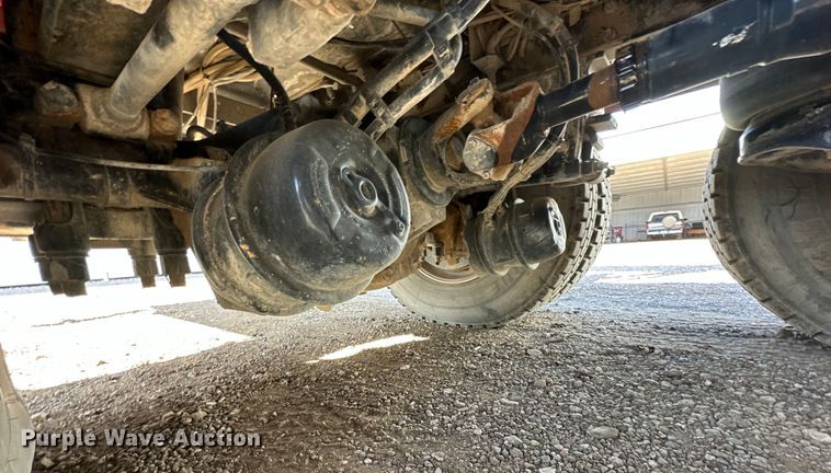 image for item DG4278 2015 Peterbilt  365 crane truck