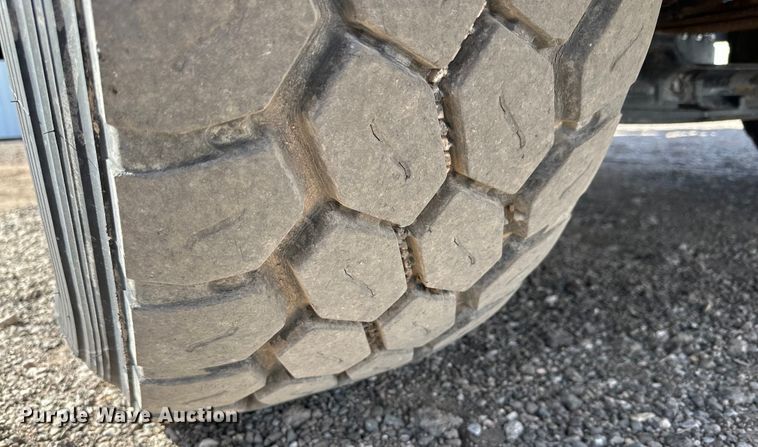 image for item DG4278 2015 Peterbilt  365 crane truck