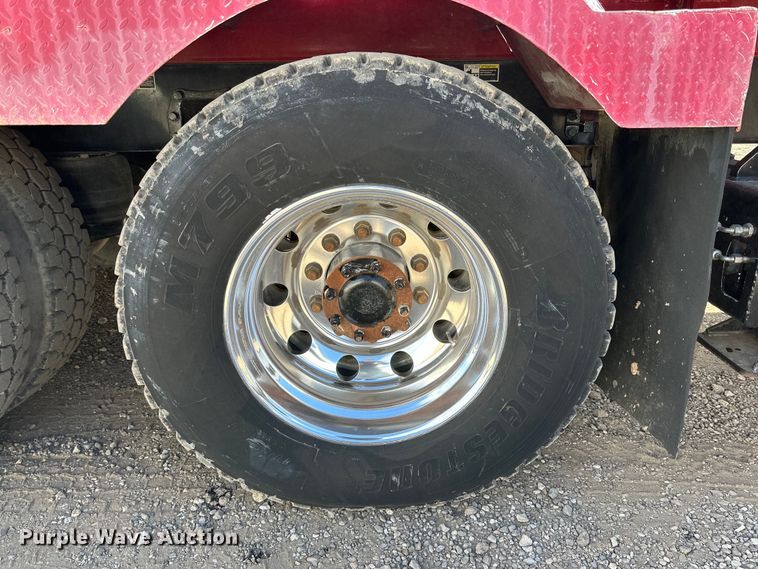 image for item DG4278 2015 Peterbilt  365 crane truck