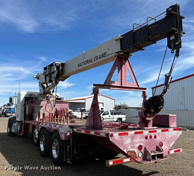 image for item DG4279 2012 Peterbilt 365 crane truck