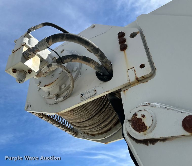 image for item DG4279 2012 Peterbilt 365 crane truck