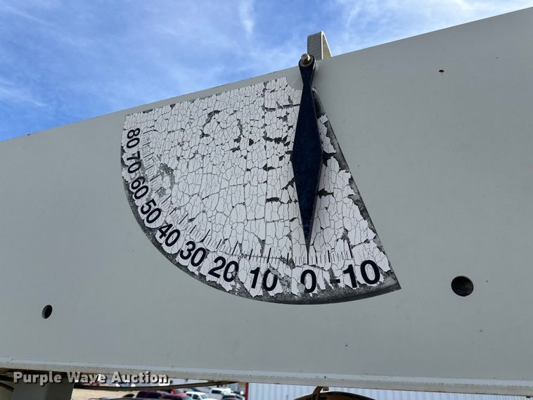 image for item DG4279 2012 Peterbilt 365 crane truck