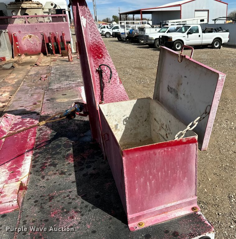 image for item DG4279 2012 Peterbilt 365 crane truck