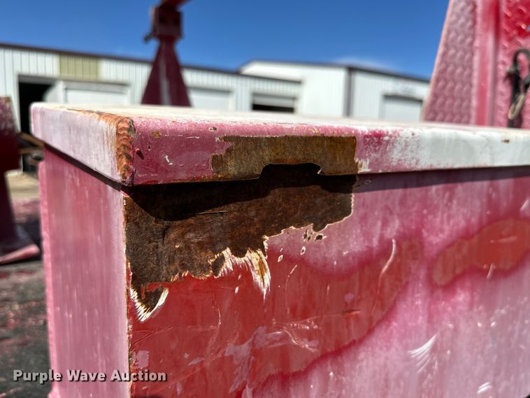 image for item DG4279 2012 Peterbilt 365 crane truck