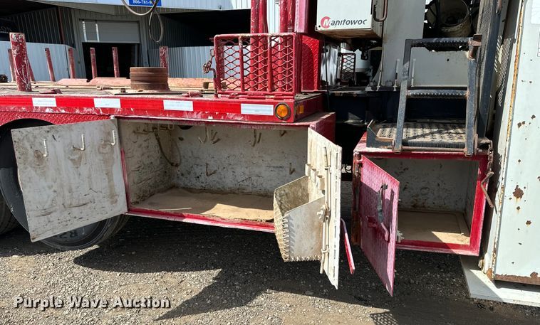 image for item DG4279 2012 Peterbilt 365 crane truck