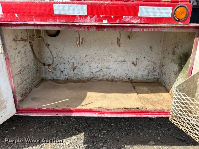 image for item DG4279 2012 Peterbilt 365 crane truck