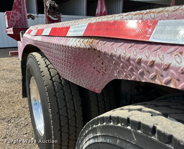 image for item DG4279 2012 Peterbilt 365 crane truck