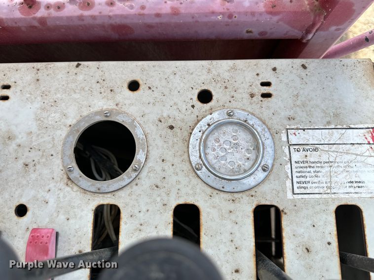 image for item DG4279 2012 Peterbilt 365 crane truck