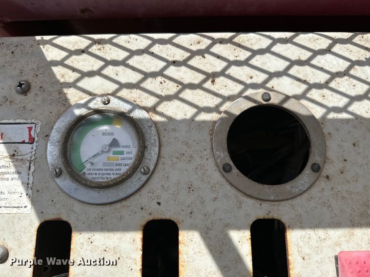 image for item DG4279 2012 Peterbilt 365 crane truck