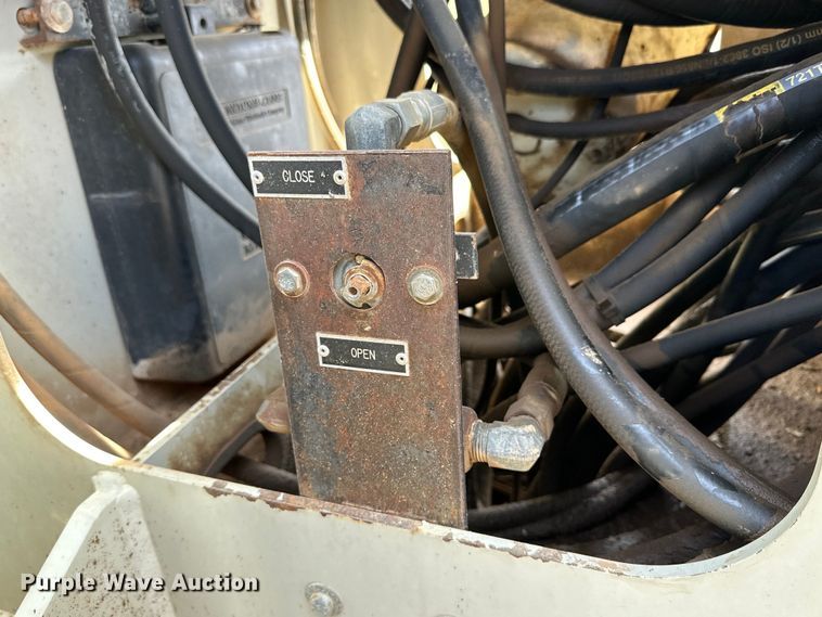 image for item DG4279 2012 Peterbilt 365 crane truck