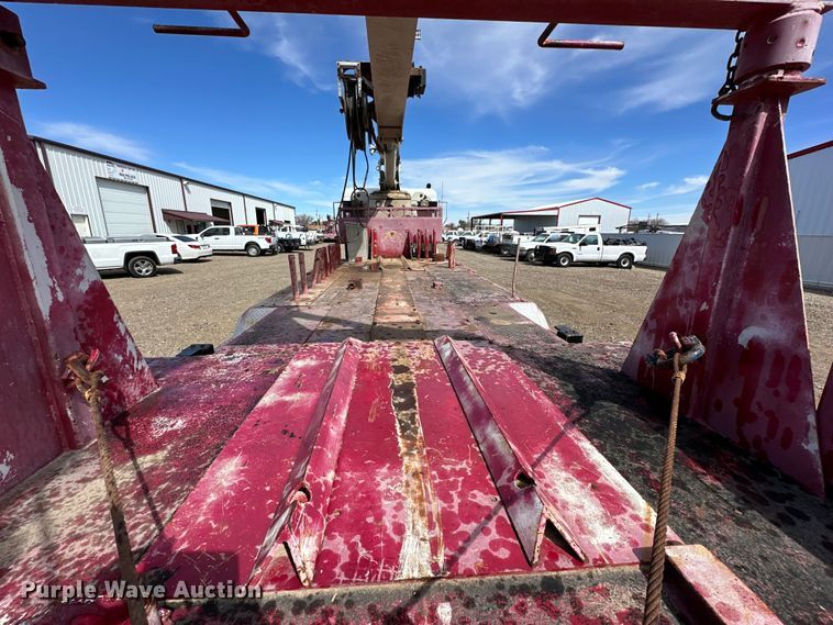 image for item DG4279 2012 Peterbilt 365 crane truck