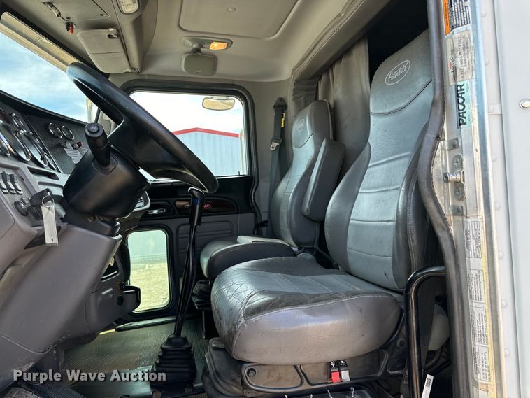 image for item DG4279 2012 Peterbilt 365 crane truck