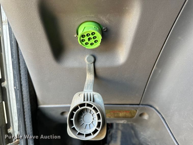 image for item DG4279 2012 Peterbilt 365 crane truck