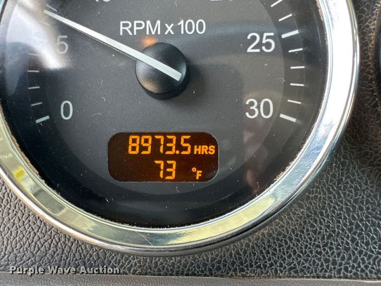 image for item DG4279 2012 Peterbilt 365 crane truck